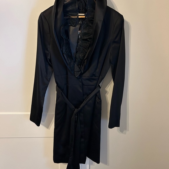 Elegant Black Satin Jacket with Lace trim - Picture 2 of 7